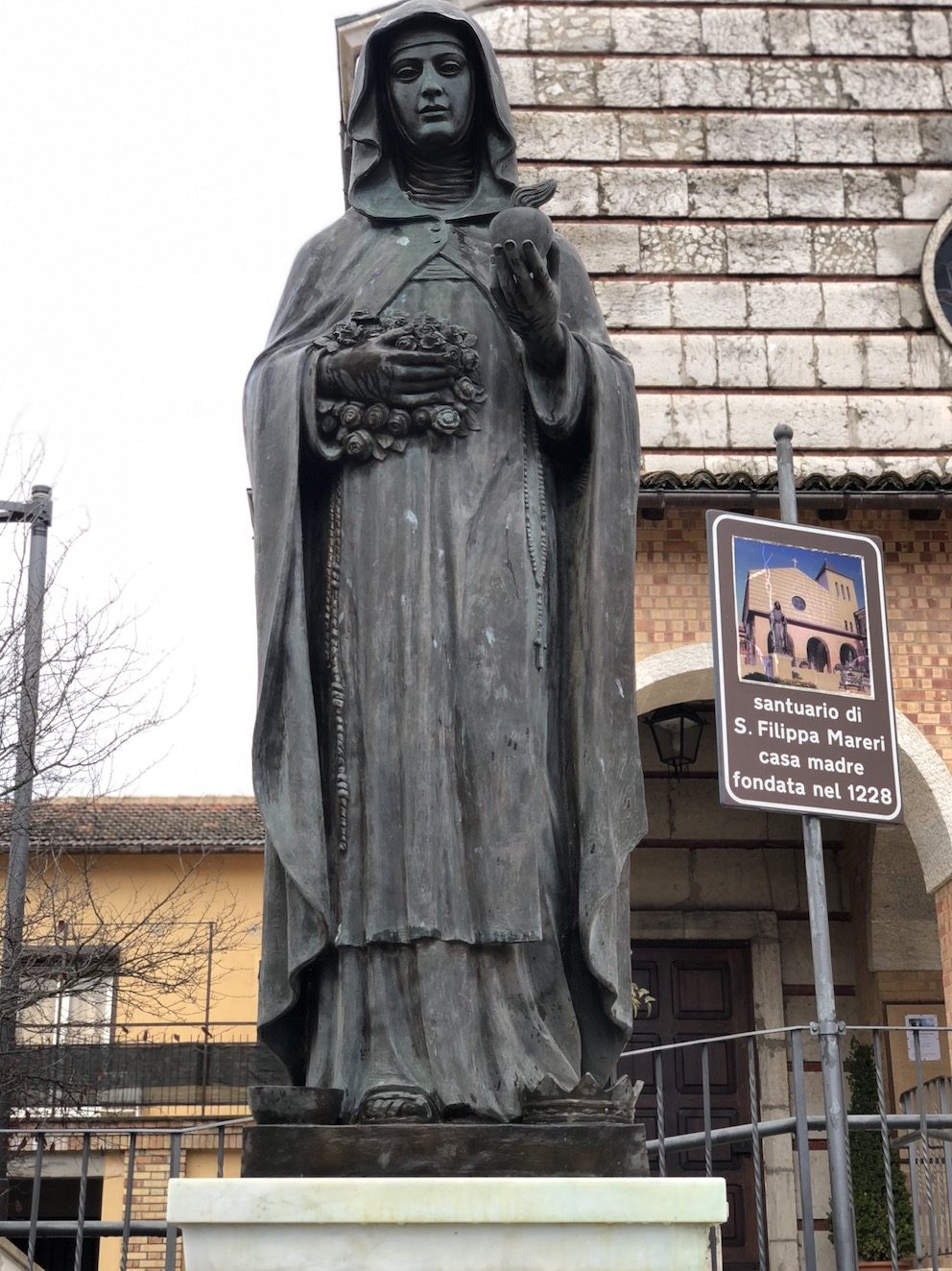Filippa Mareri's statue, Borgo San Pietro (2).jpg